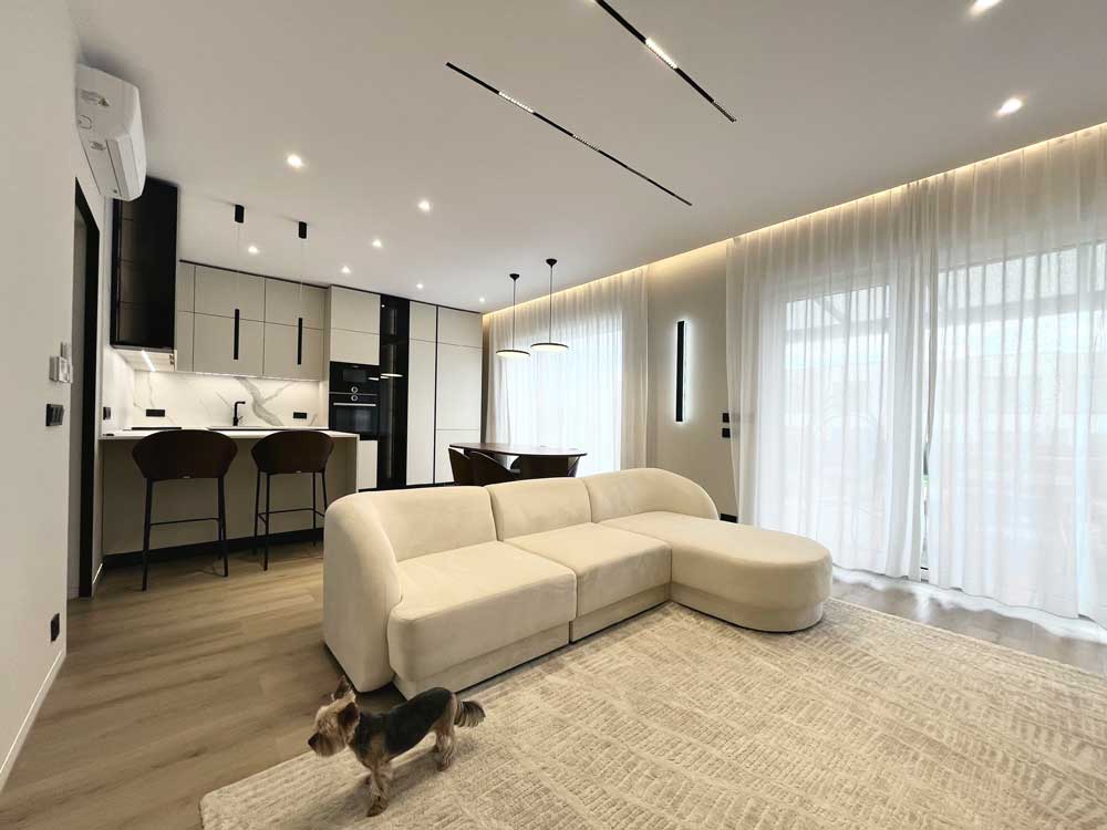 Дизайн интерьера таунхауса 130 м² в Нова-Květnice под Прагой — тёплый минимализм